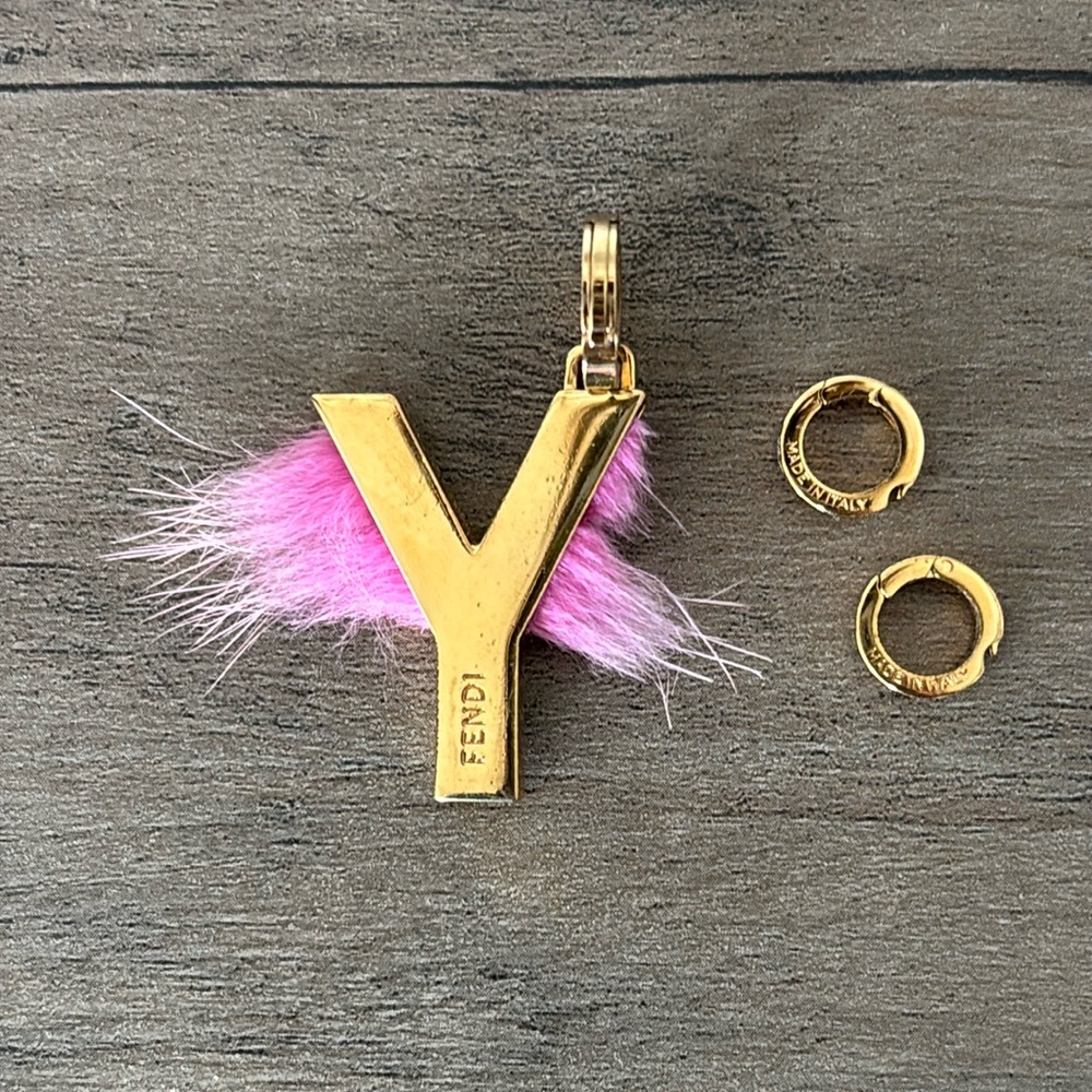 Fendi Y ABClink charm with box